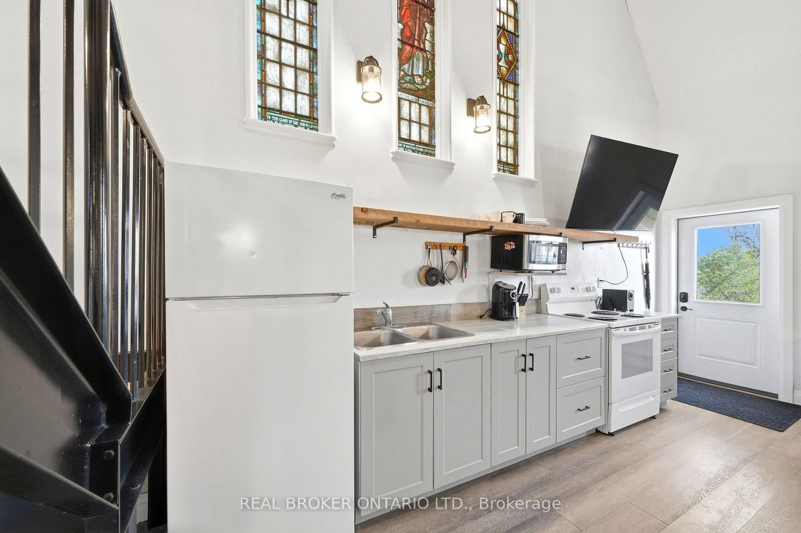 20 Mill Street E • Perth East, ON photo 10