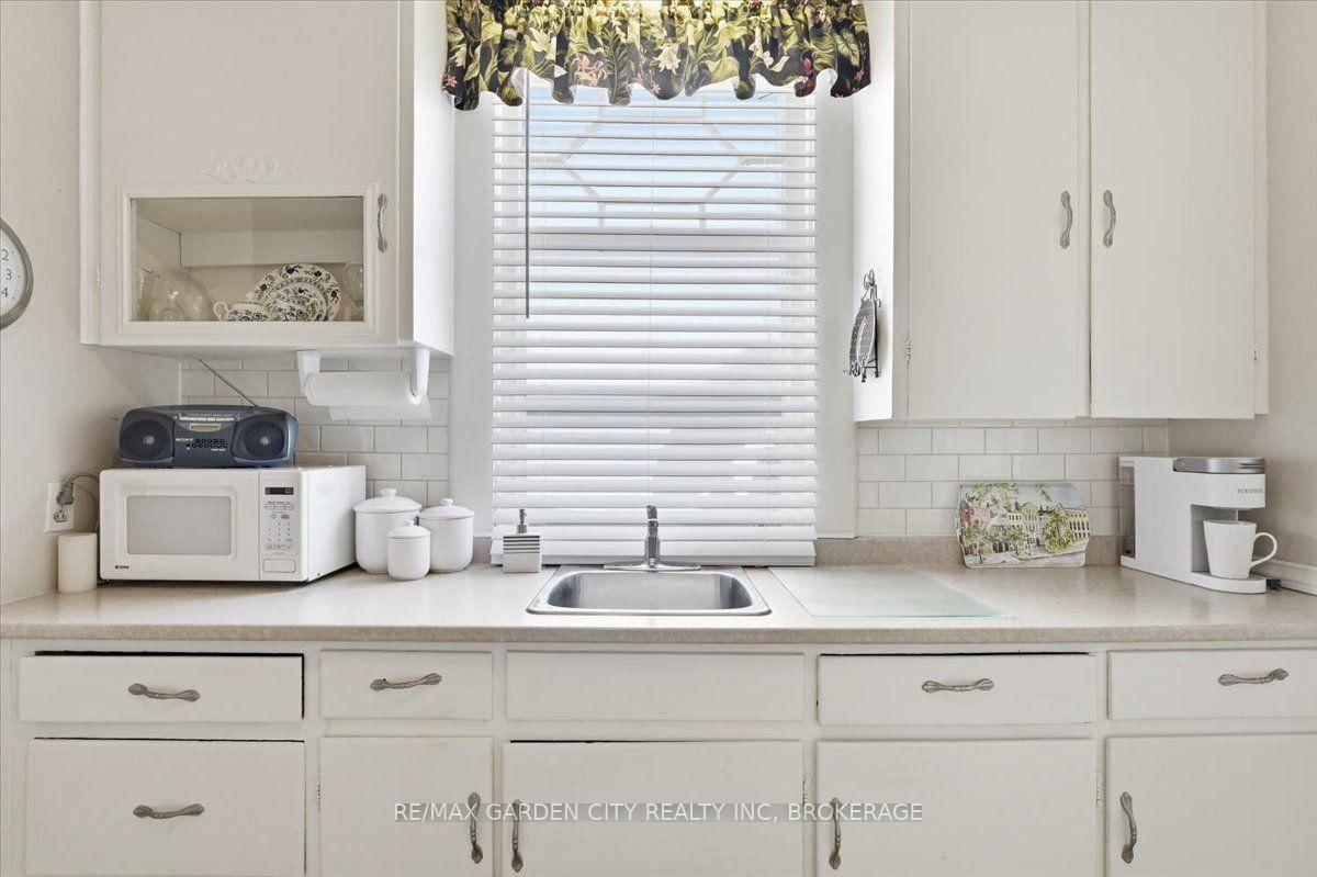 70 Lowell Avenue • St. Catharines, ON photo 11