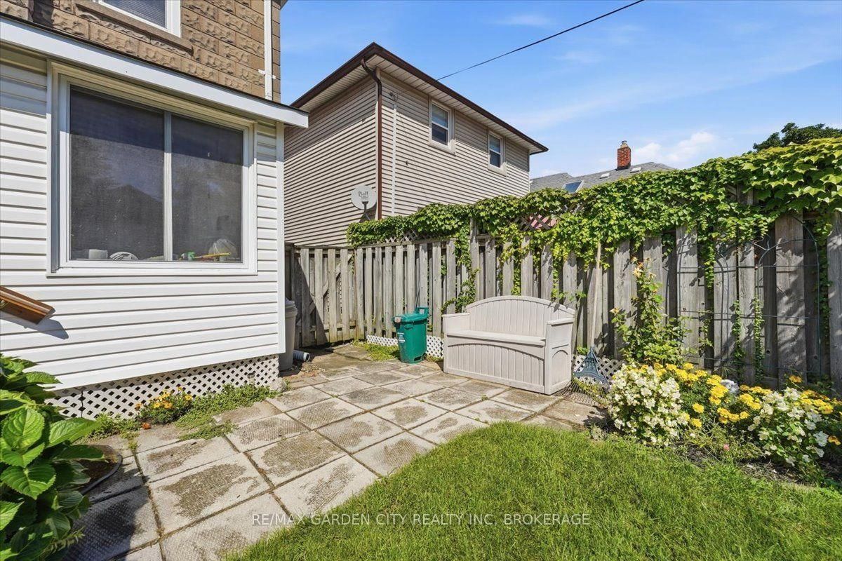 70 Lowell Avenue • St. Catharines, ON photo 28