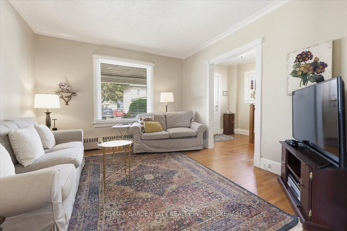 70 Lowell Avenue • St. Catharines, ON photo 8