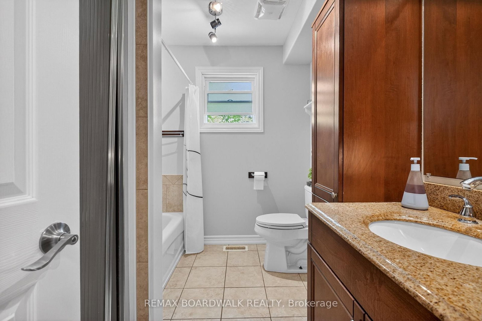 14930 Concession 10-11 Road • North Stormont, ON photo 16