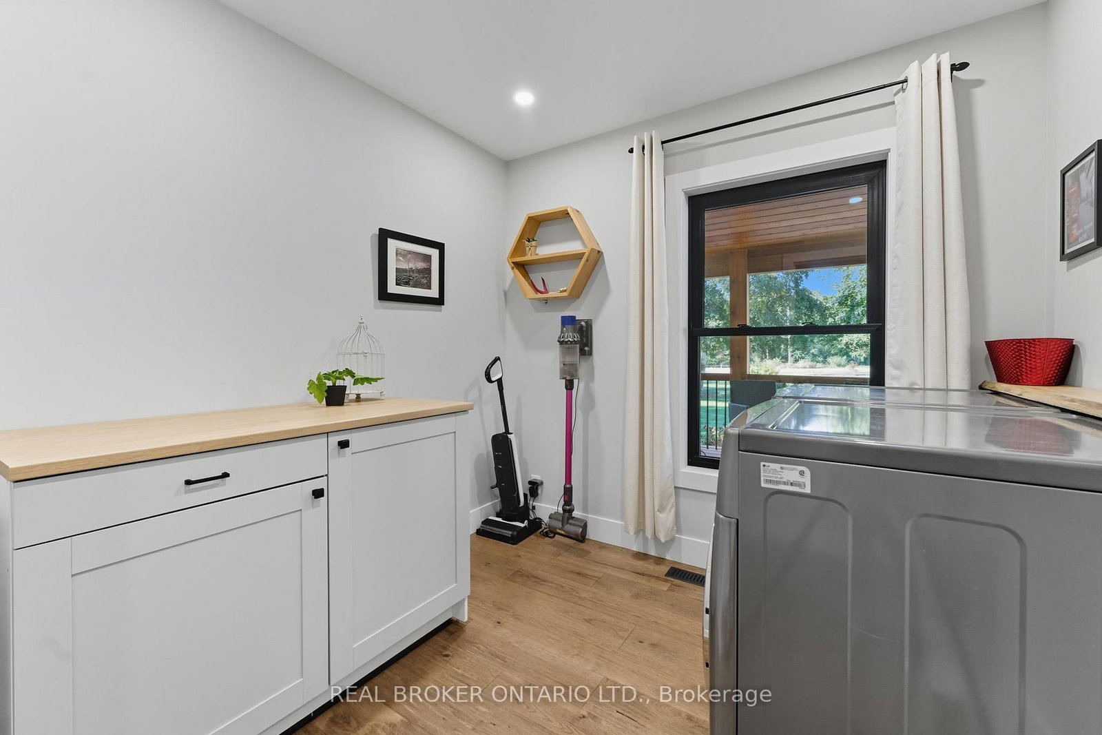 115 Lakeshore Road • Norfolk, ON photo 16