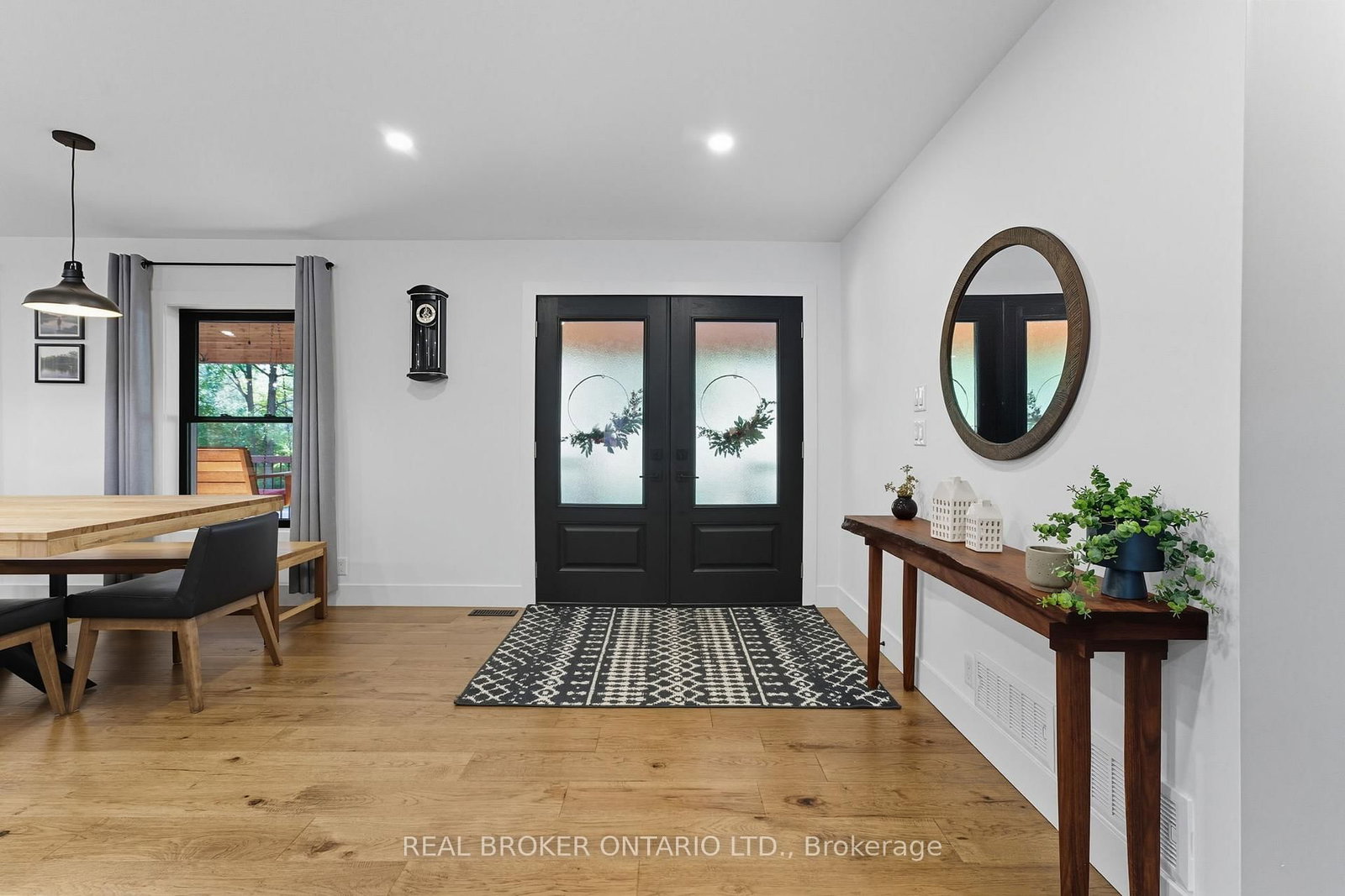 115 Lakeshore Road • Norfolk, ON photo 5