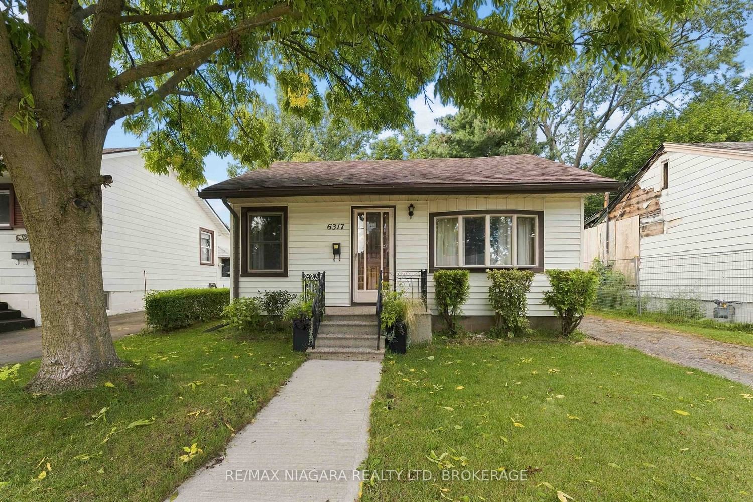 6317 Churchill Street • Niagara Falls, ON photo 2