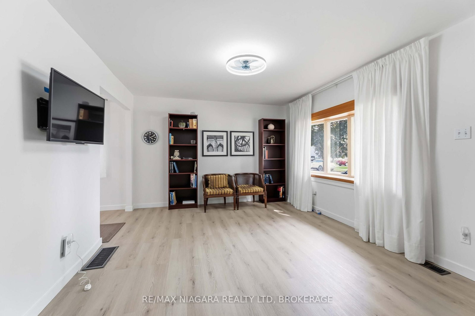 6317 Churchill Street • Niagara Falls, ON photo 8