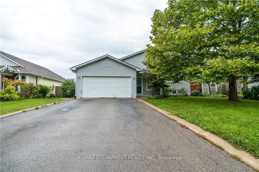 25 Donna Drive • Haldimand, ON photo 2