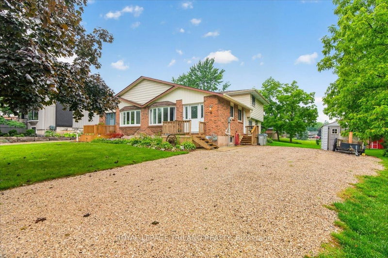 6 Bayley Street