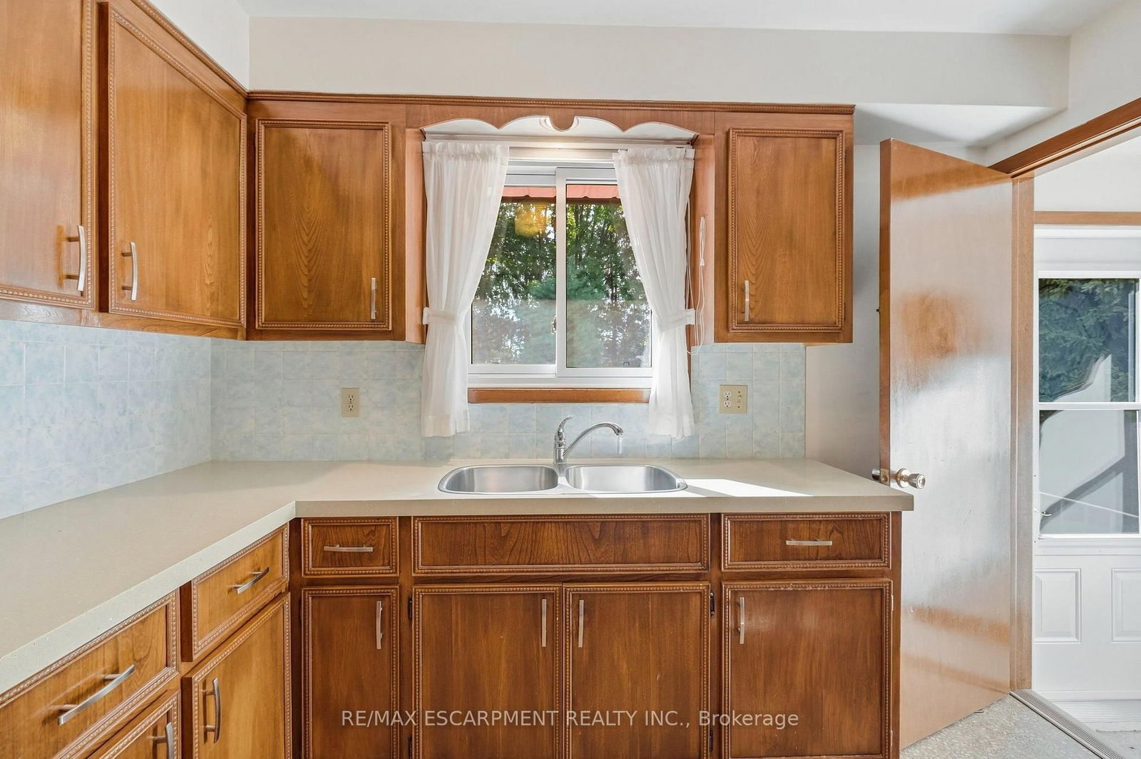 8 Norbert Street • Kitchener, ON photo 11