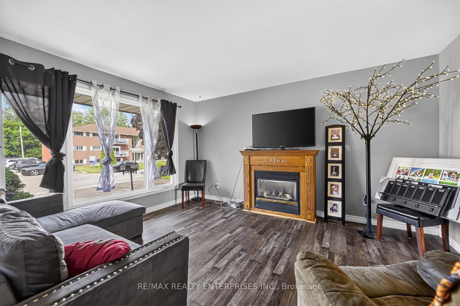 855 Howe Terrace • Prescott, ON photo 2
