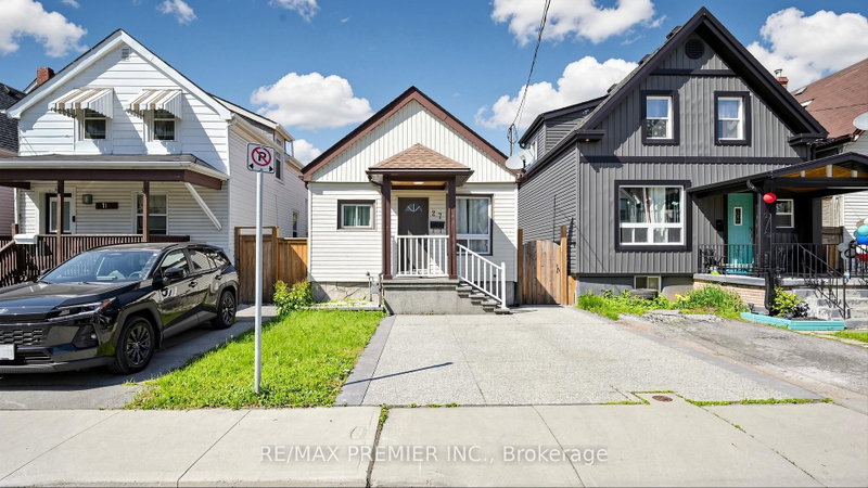 27 Cambridge Avenue