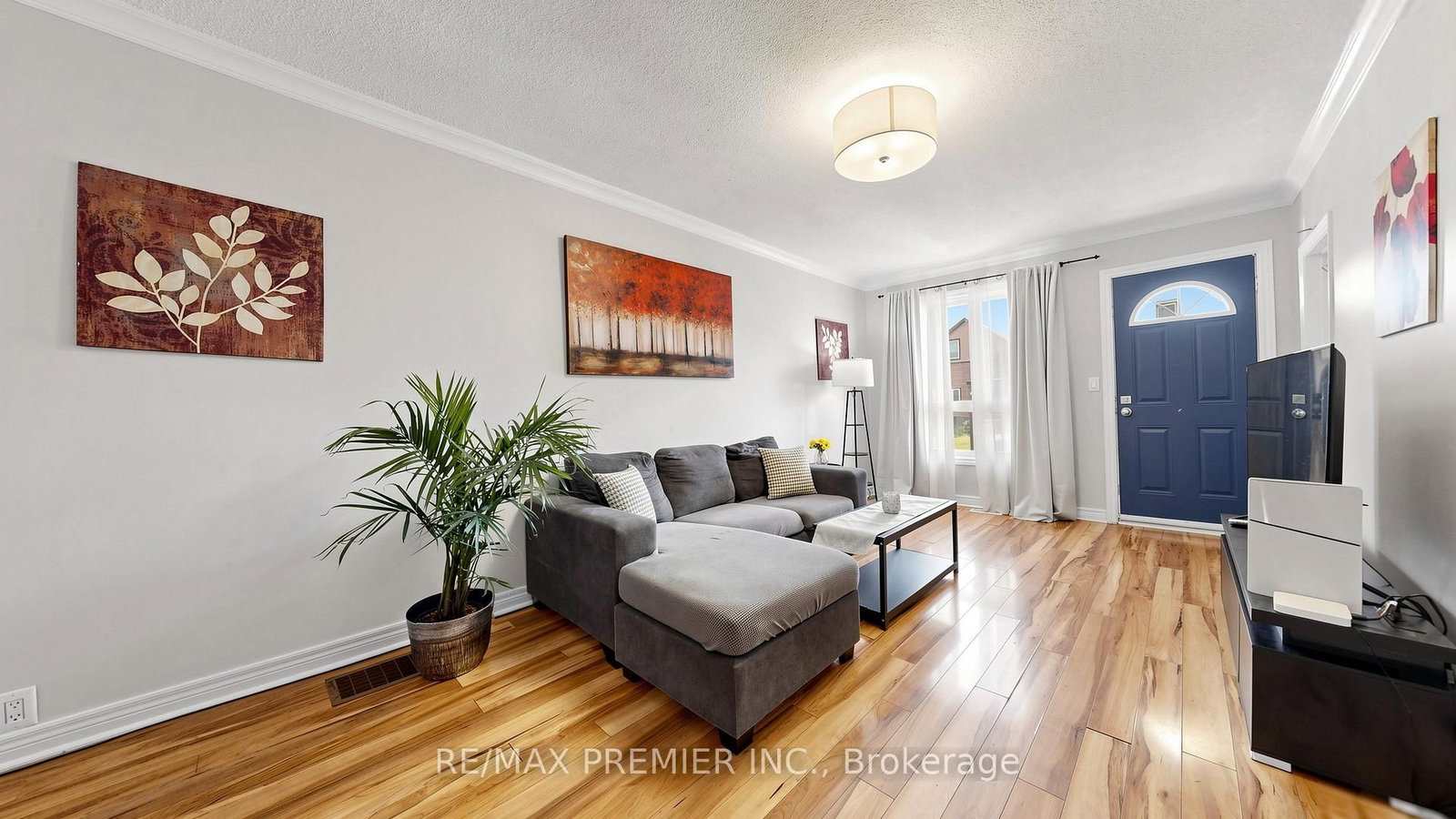 27 Cambridge Avenue • Hamilton, ON photo 4