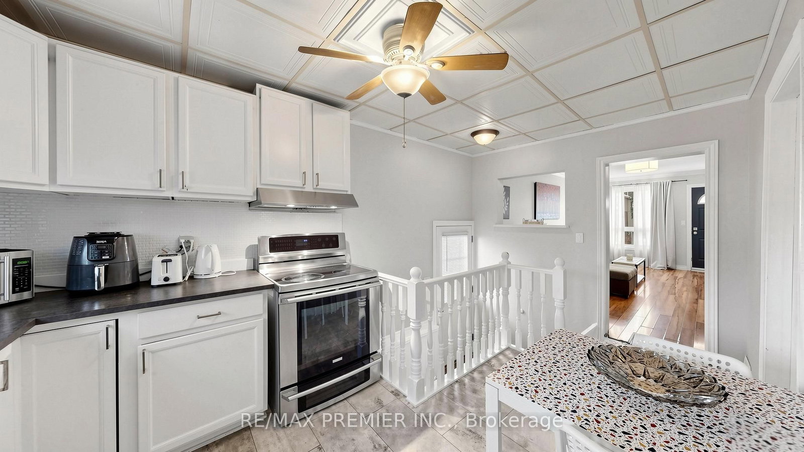 27 Cambridge Avenue • Hamilton, ON photo 10