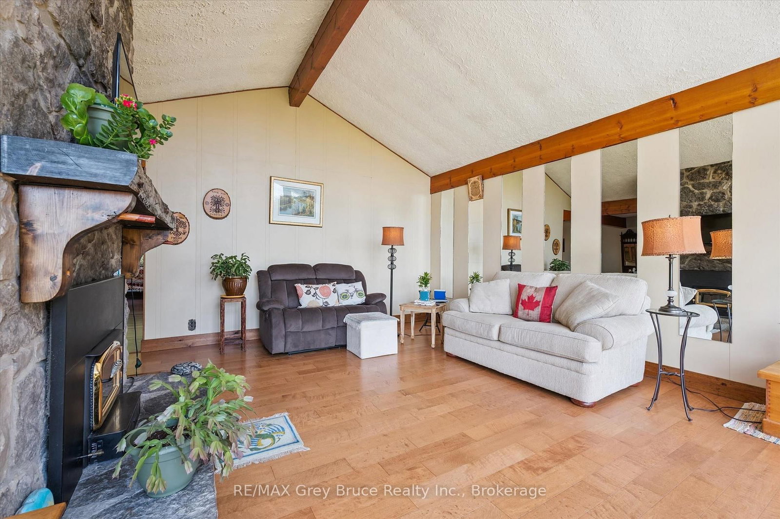 25 Shoreline Drive • Northern Bruce Peninsula, ON photo 7