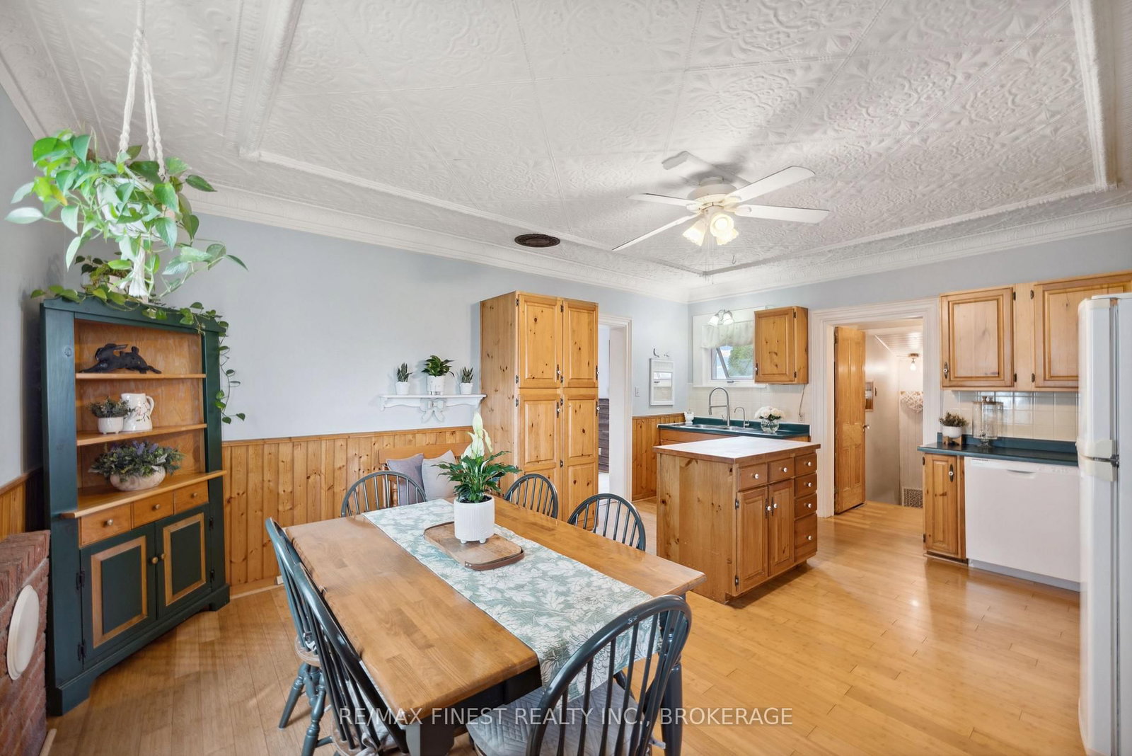 4876 County Road 6 • Yarker, ON photo 12