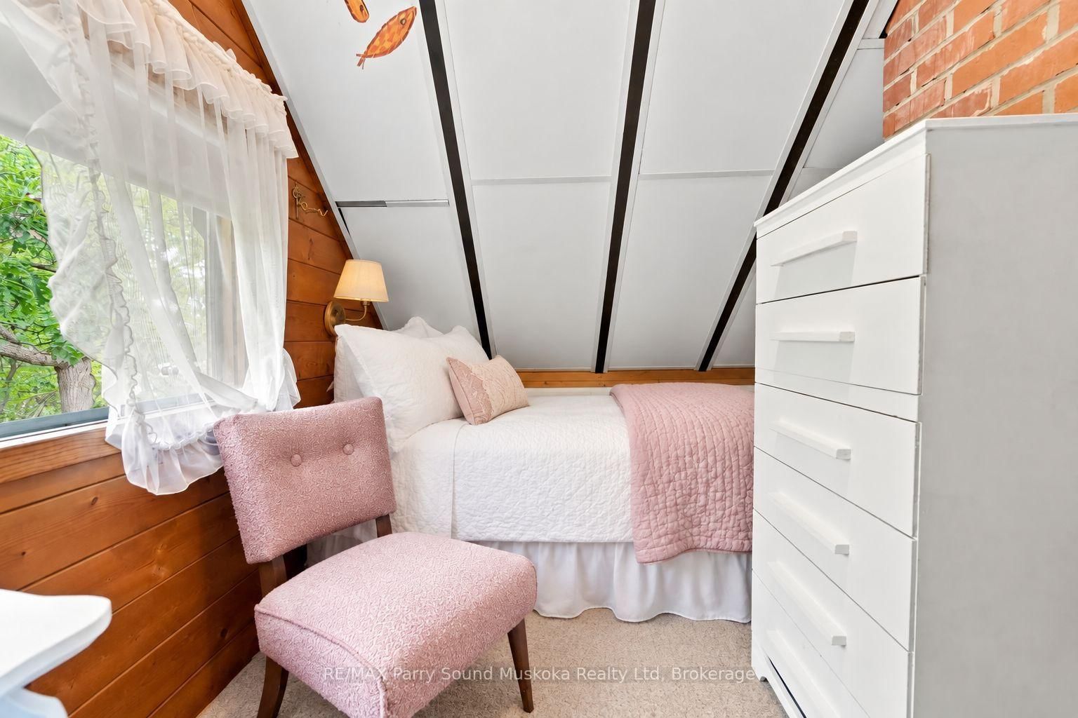 334 Healey Lake • The Archipelago, ON photo 18