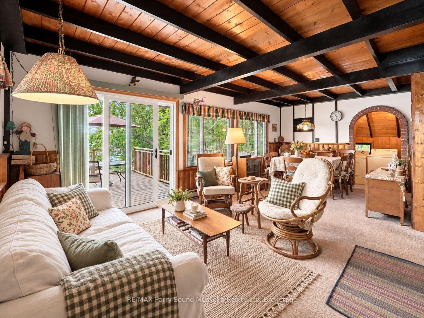 334 Healey Lake • The Archipelago, ON photo 8