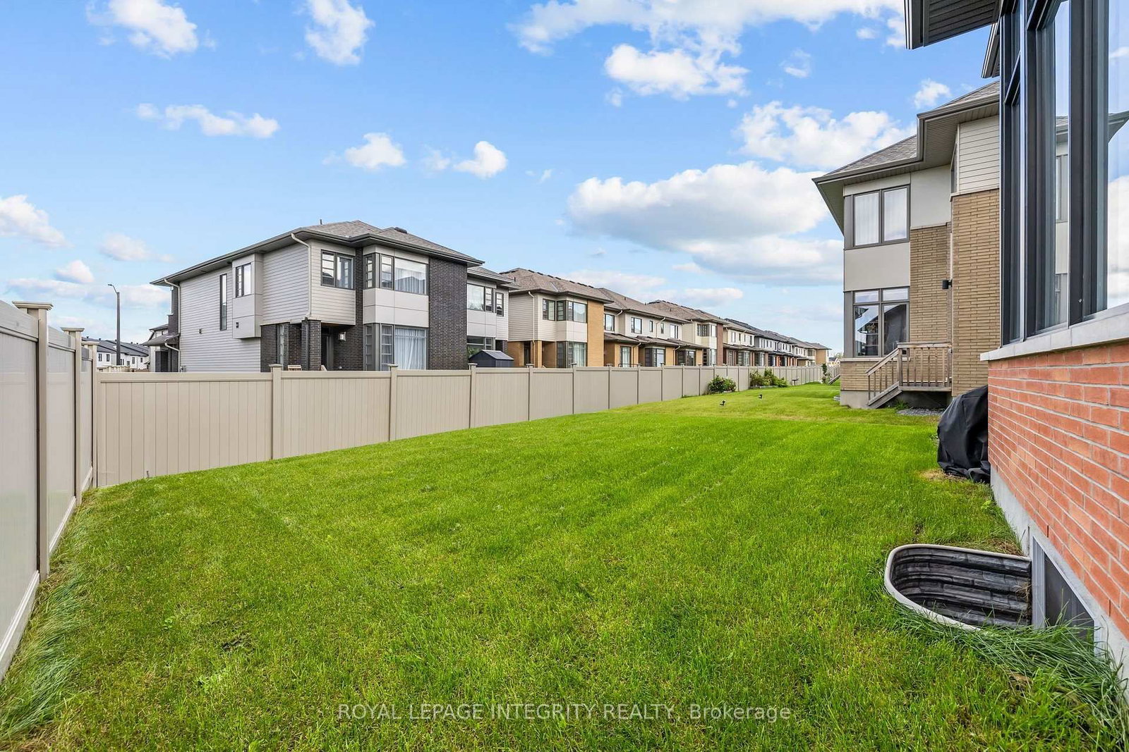 151 Rockmelon Street • Ottawa, ON photo 37