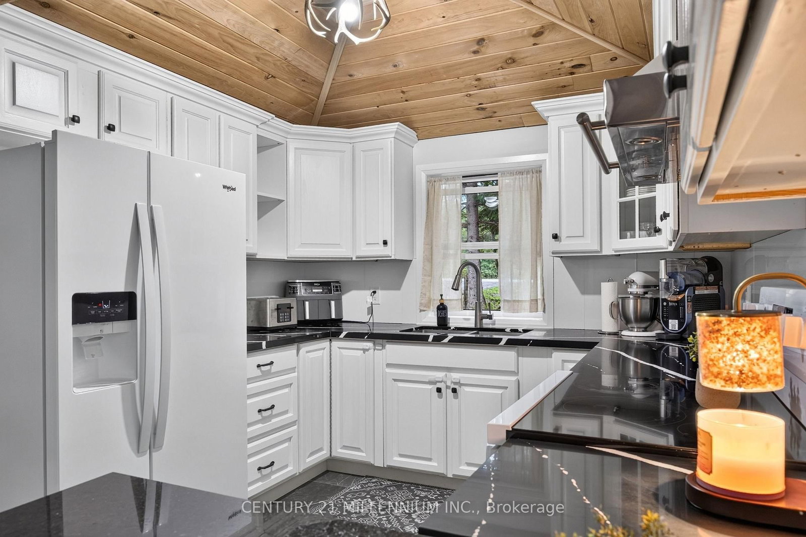 Detached House sold at 938289 Airport Road, Mulmur, Ontario, L9V 0L9 - Rural Mulmur - MLS: X13771908