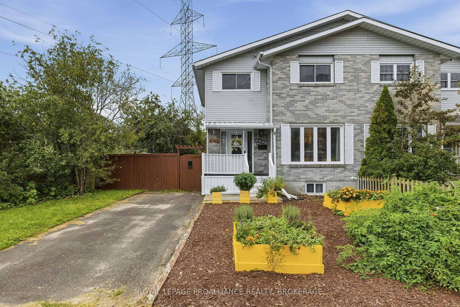 690 Davis Drive • Kingston, ON photo 2