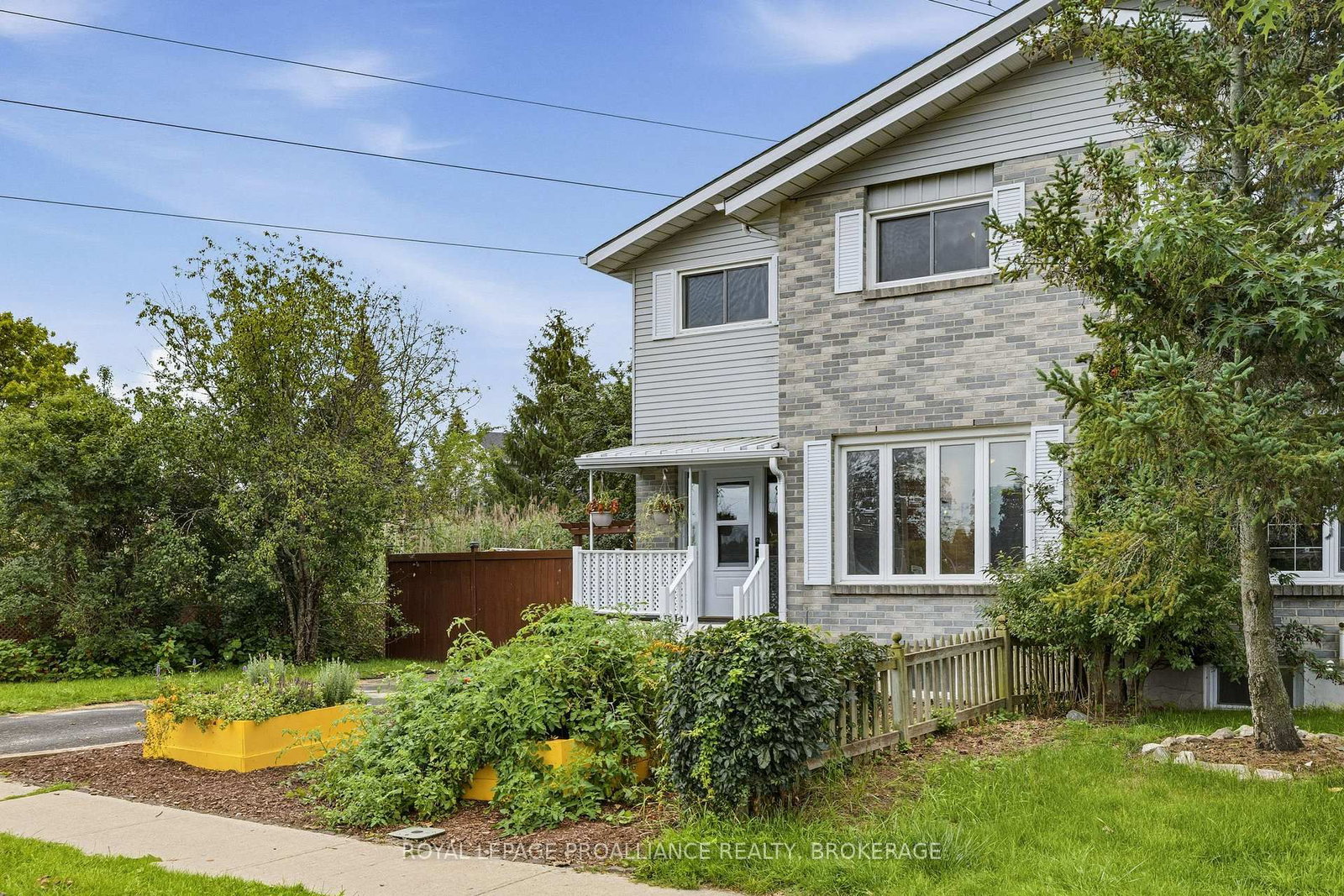 690 Davis Drive • Kingston, ON photo 3