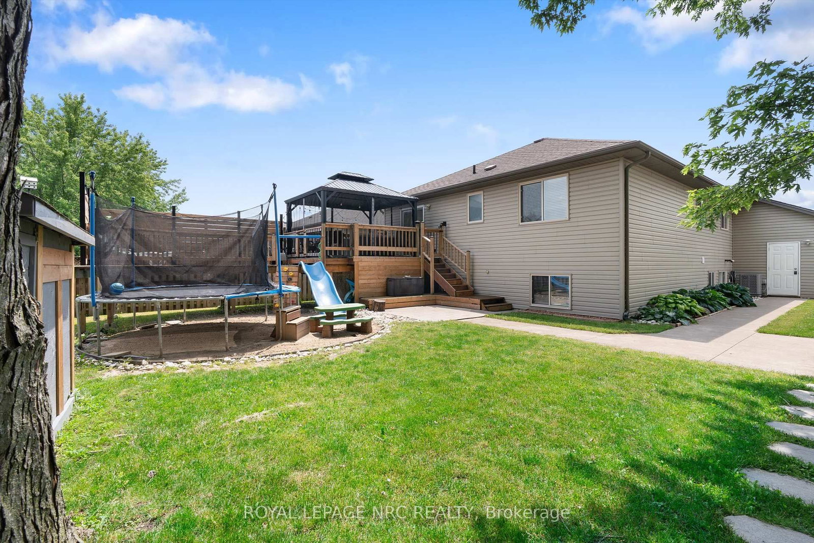 346 Clare Avenue • Welland, ON photo 35