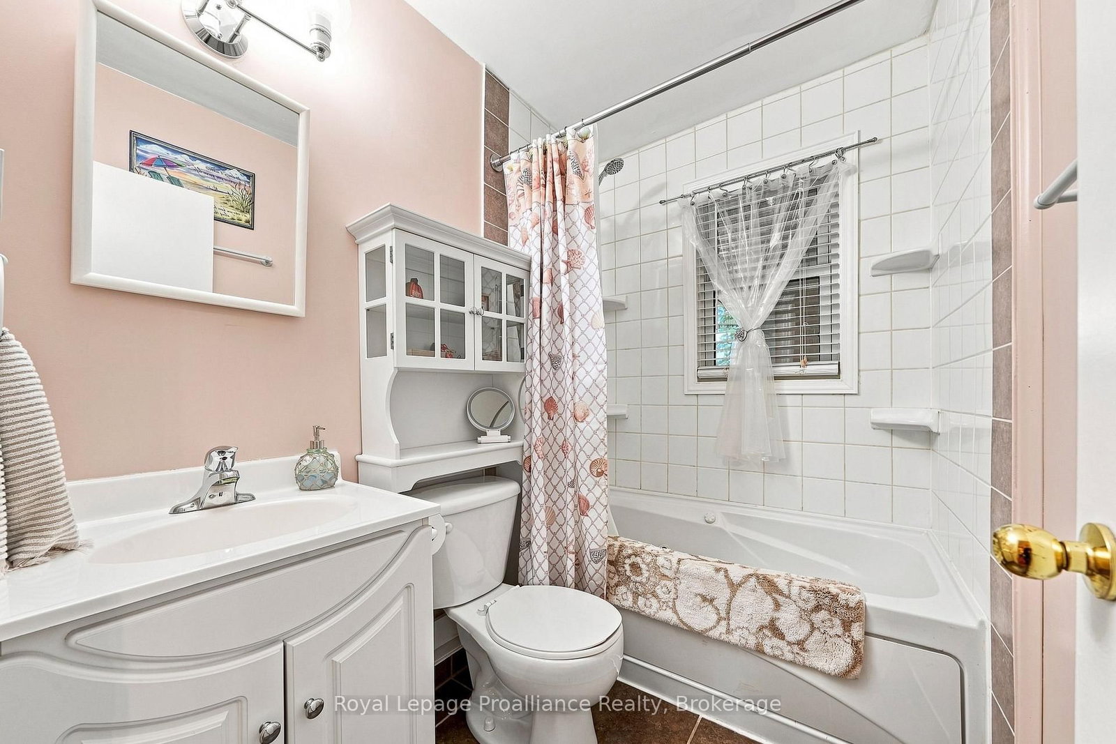 130 Hastings Drive • Belleville, ON photo 10