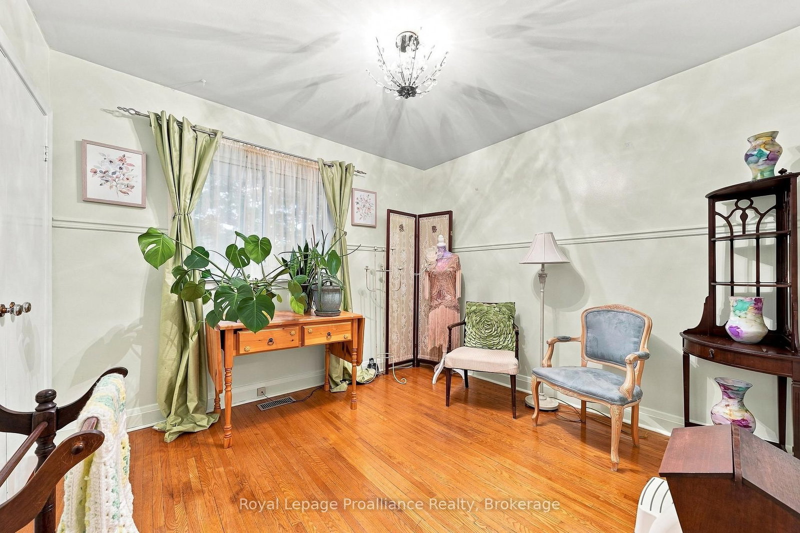 130 Hastings Drive • Belleville, ON photo 12