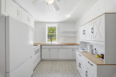 188 Dundas Street W • Quinte West, ON photo 6
