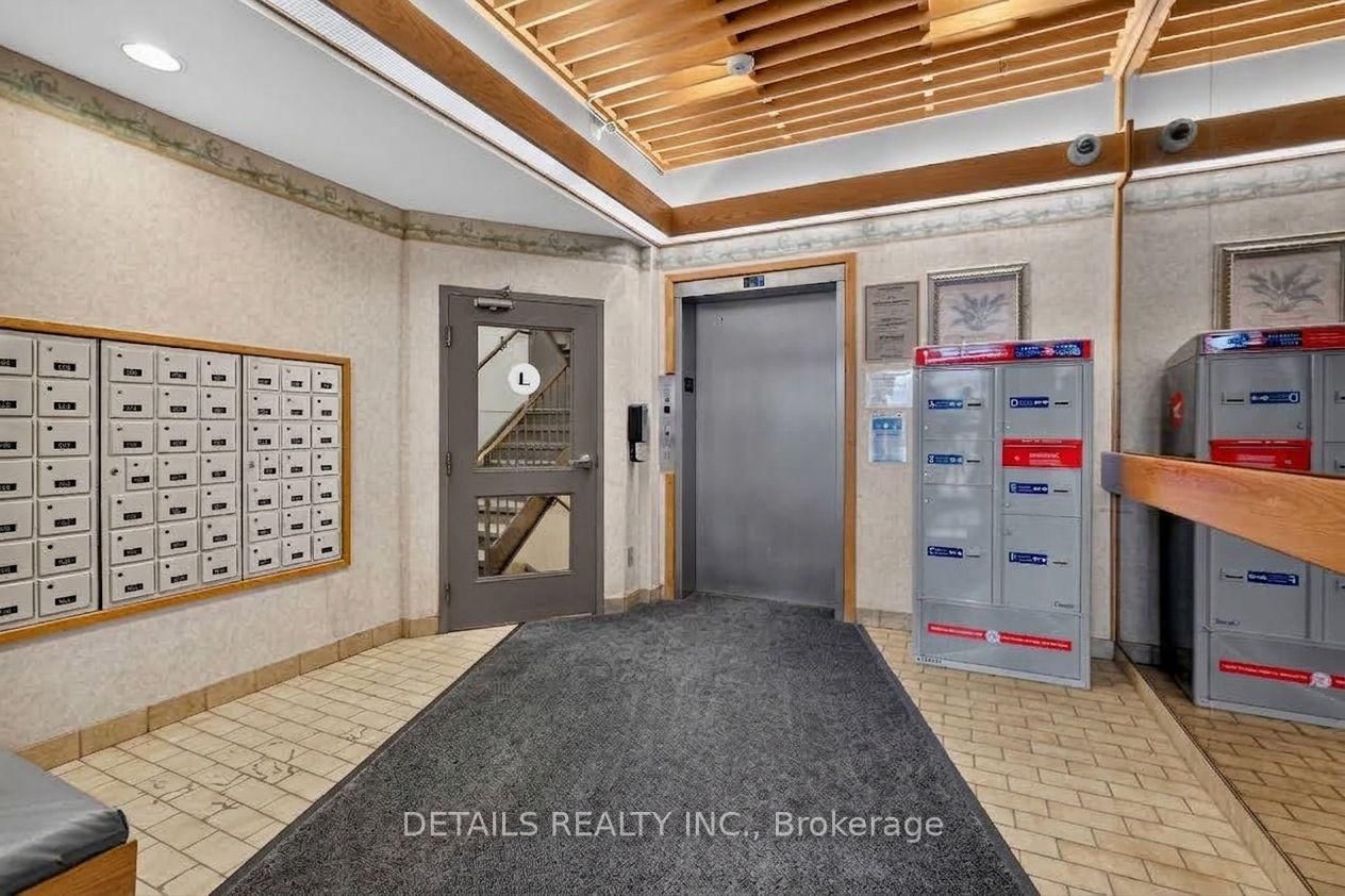 6532 Bilberry Drive • #303 • Ottawa, ON photo 5