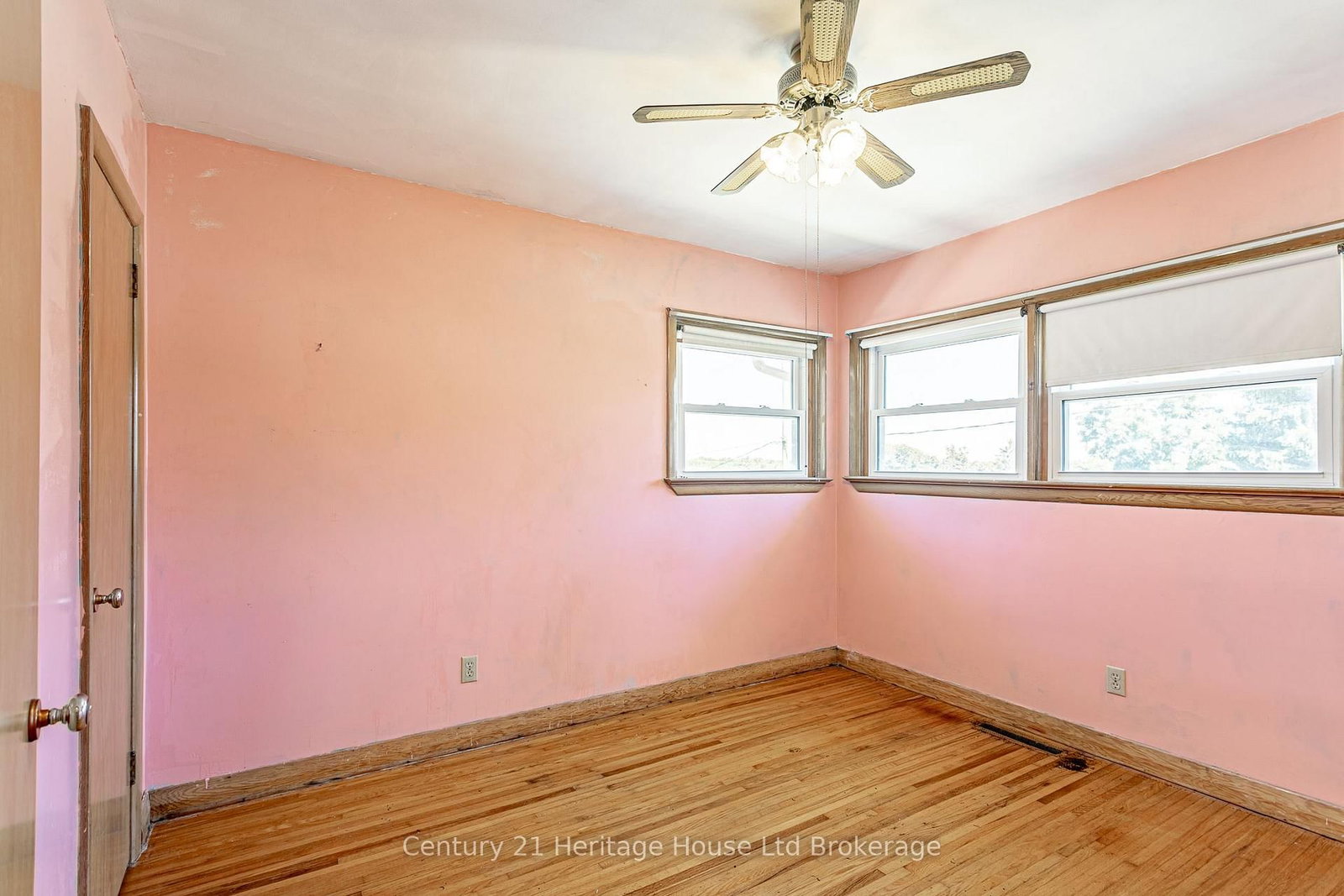 260 Butler Street • Woodstock, ON photo 17