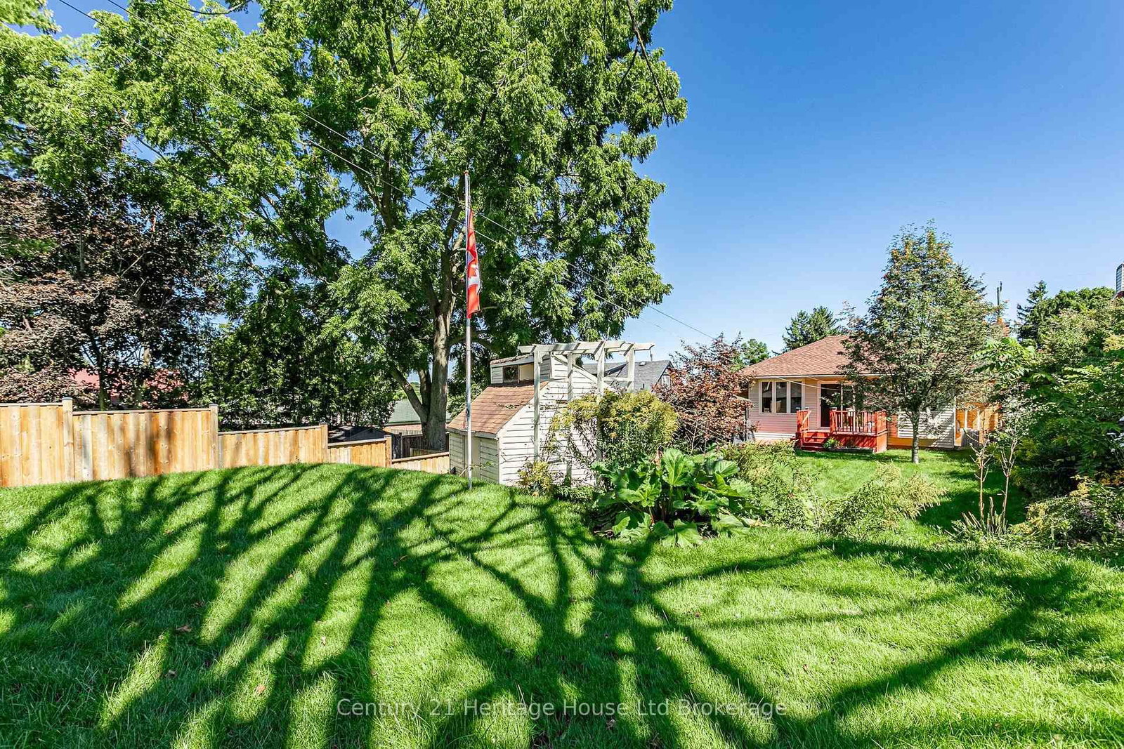 260 Butler Street • Woodstock, ON photo 28