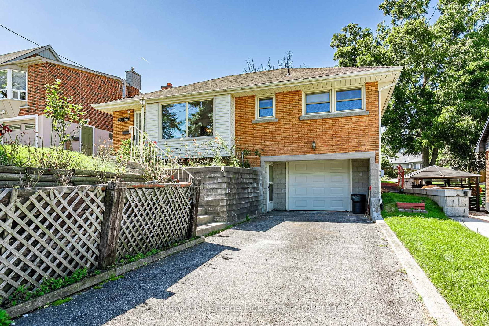 260 Butler Street • Woodstock, ON photo 4