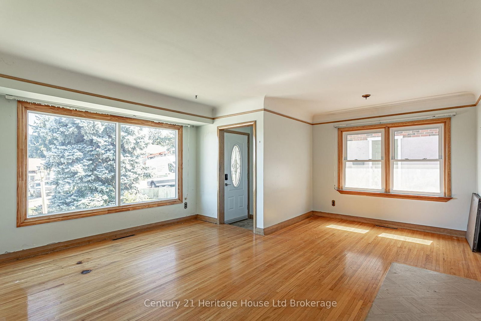 260 Butler Street • Woodstock, ON photo 5