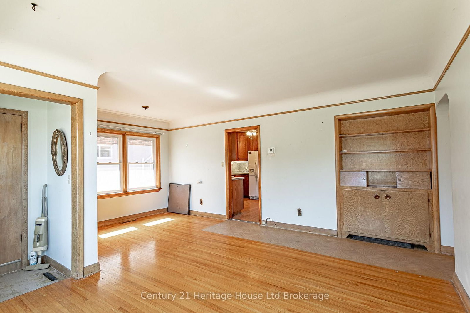 260 Butler Street • Woodstock, ON photo 6