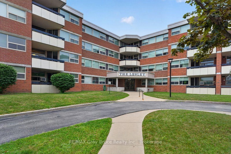 208 - 860 9TH Street
