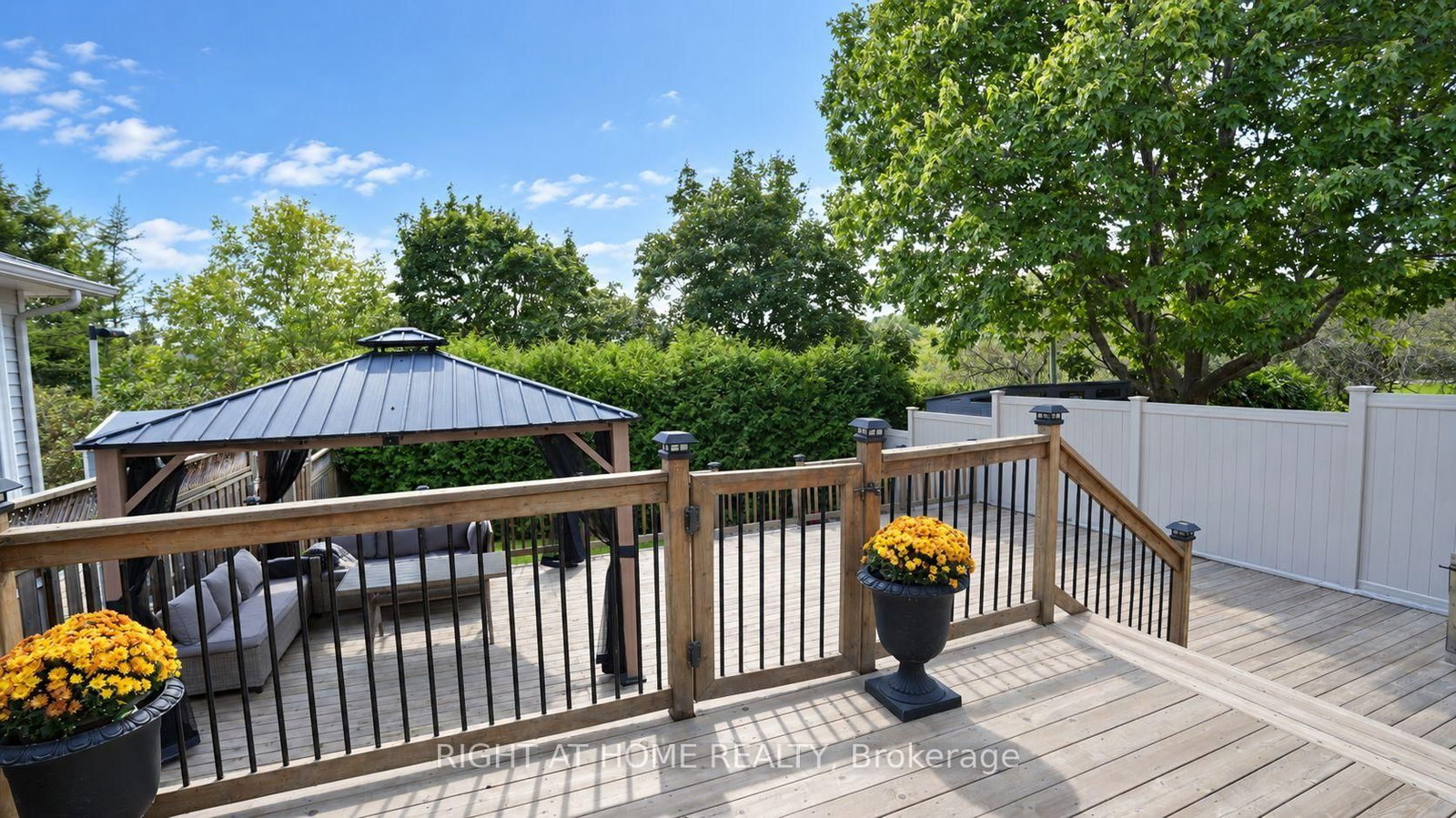 672 Farmbrook Crescent • Ottawa, ON photo 31