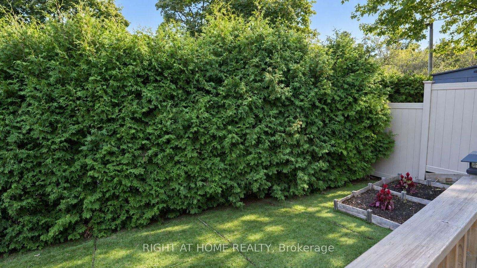 672 Farmbrook Crescent • Ottawa, ON photo 33