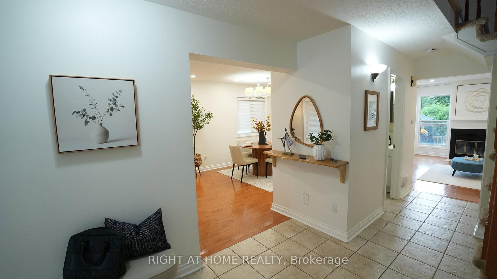 672 Farmbrook Crescent • Ottawa, ON photo 5