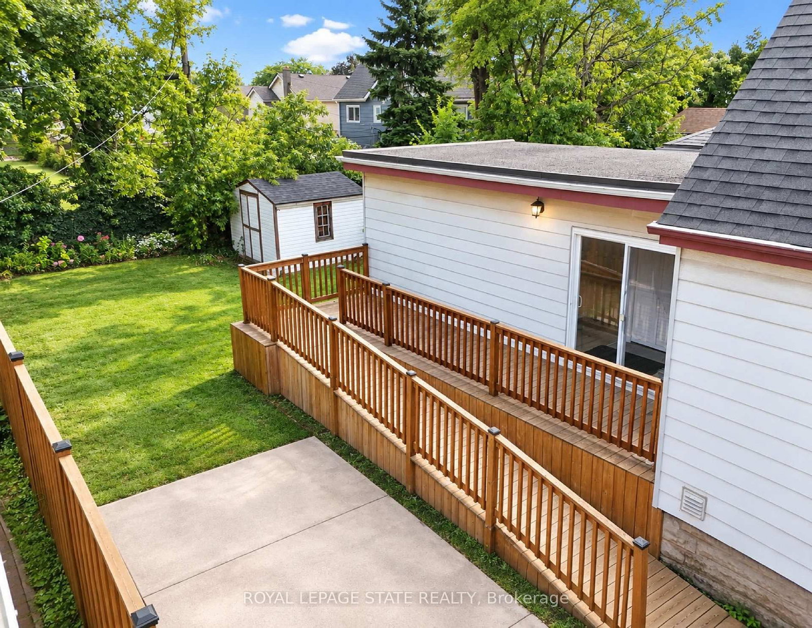 660 Burgess Avenue • Hamilton, ON photo 8