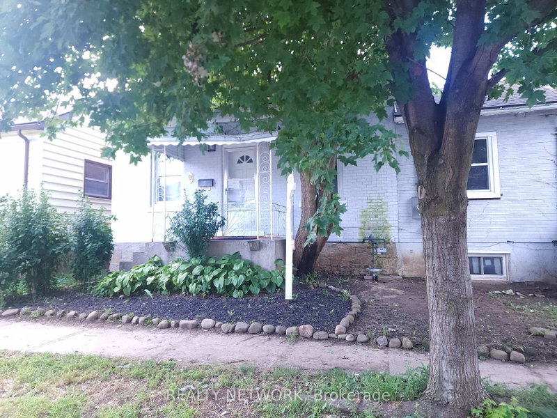 9 Woodland Avenue