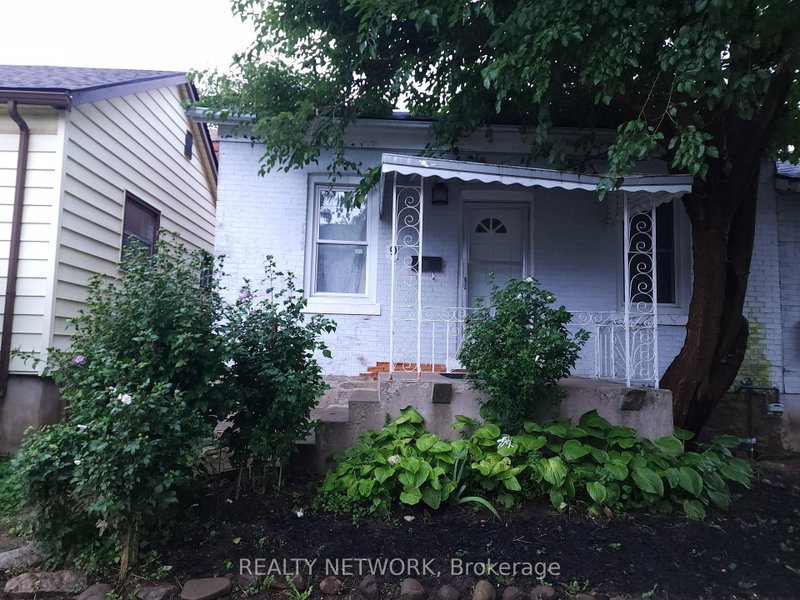 9 Woodland Avenue