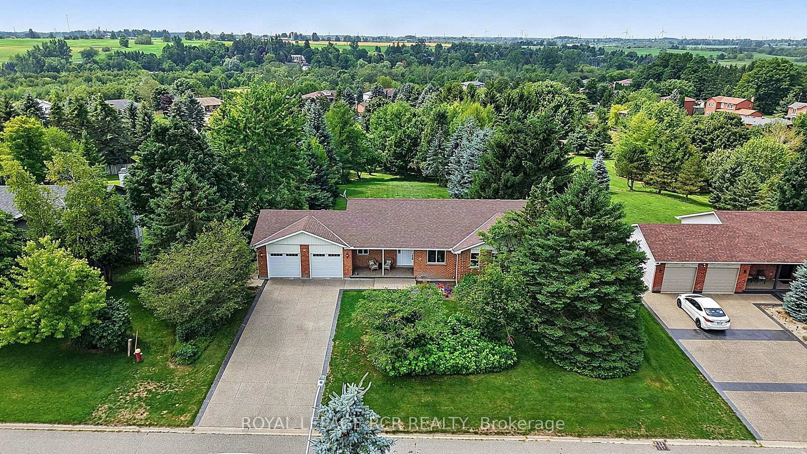12 Peter Street • Amaranth, ON photo 1