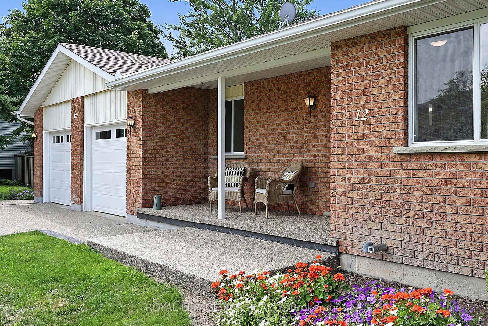 12 Peter Street • Amaranth, ON photo 4