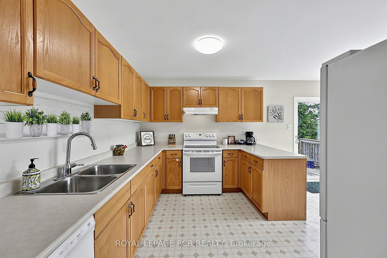 12 Peter Street • Amaranth, ON photo 6