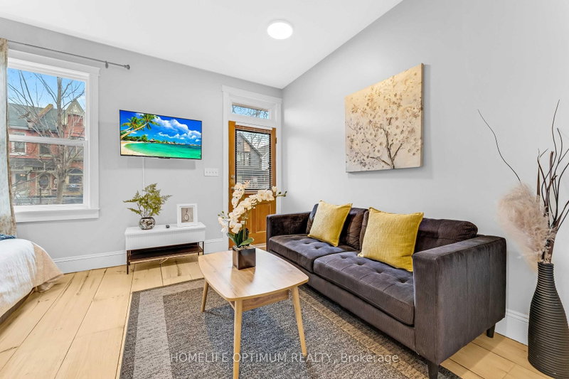 78 Ferrie Street W