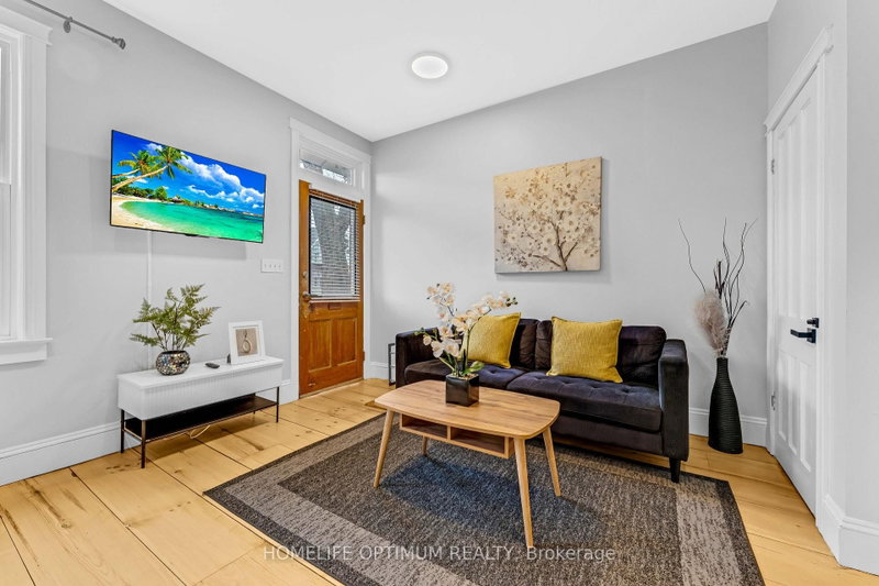 78 Ferrie Street W