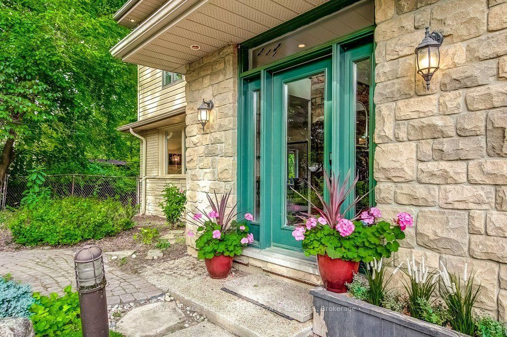 131 Parkview Avenue • Hamilton, ON photo 5