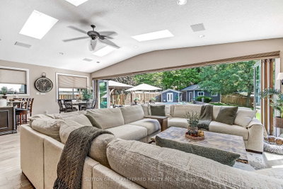 1094 Thornley Street • London South, ON photo 6