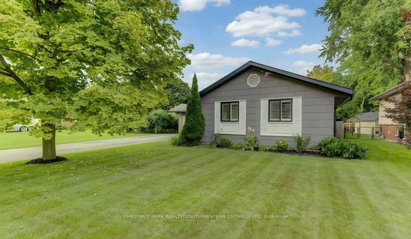 3 BLUE HERON Court
