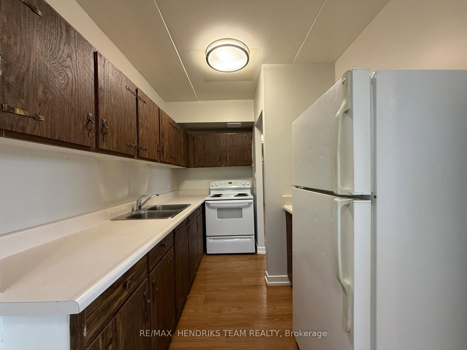 B401 - 80 Rockwood Avenue, St. Catharines 3